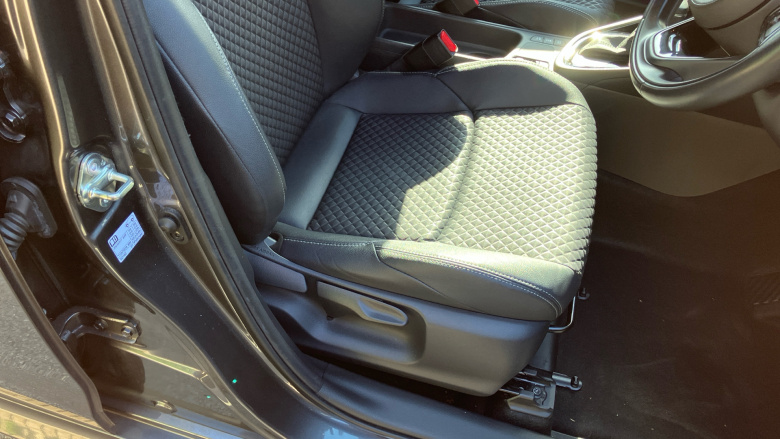 Toyota Yaris 1.5 Hybrid Dynamic 5dr CVT [City Pack] Hybrid Hatchback